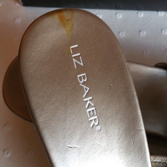 Liz Baker Flared Heel Leather Slip-On Sandal Soft Gold 7M NWT in Original Box - Picture 6 of 9
